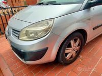 Usata Renault Scénic II 130 CV (95 kW) 2007 Grigio Monovolume