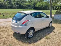 Usata Lancia Ypsilon Silver 69 CV (50 kW) 2017 Bianco Utilitaria