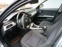 Usata BMW 318 143 CV (105 kW) 2010 Grigio Station wagon