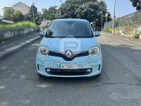 Usata Renault Twingo Intens 30 kW (42 CV) 2021 Bluazzurro Utilitaria