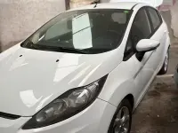 Usata Ford Fiesta 70 CV (51 kW) 2012 Bianco Berlina
