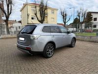 Usata Mitsubishi Outlander Instyle 150 CV (110 kW) 2016 Argento SUV
