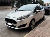 Usata Ford Fiesta 75 CV (55 kW) 2017 Grigio Berlina