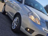 Usata Lancia Ypsilon 69 CV (50 kW) 2011 Argento Utilitaria