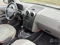 Usata Ford Fusion 68 CV (50 kW) 2002 Grigio Utilitaria