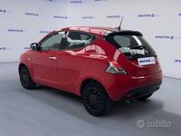 Usata Lancia Ypsilon Silver 70 CV (51 kW) 2023 Rosso Utilitaria