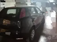 Usata Fiat Punto 77 CV (56 kW) 2017 Blu Utilitaria