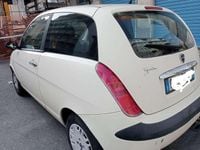 Usata Lancia Ypsilon 60 CV (44 kW) 2003 Beige Utilitaria