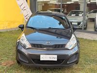 Usata Kia Rio EX 86 CV (63 kW) 2013 Grigio Berlina