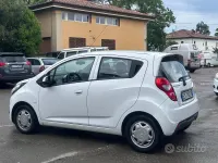 Begagnad Chevrolet Spark 65 HK (47 kW) 2013 Vit Halvkombi