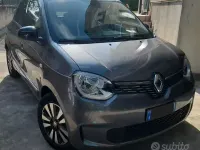 Usata Renault Twingo Techno 30 kW (42 CV) 2022 Utilitaria