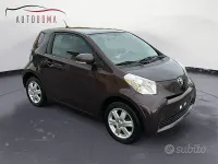 Usata Toyota iQ 98 CV (72 kW) 2011 Rosso Utilitaria