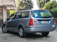 Usata Ford Focus 101 CV (74 kW) 2004 Grigio Station wagon