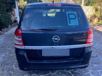 Usata Opel Zafira 125 CV (91 kW) 2010 Nero Monovolume
