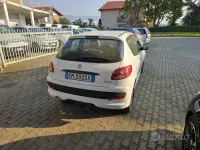 Usata Peugeot 206 68 CV (50 kW) 2012 Berlina