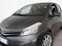 Usata Toyota Yaris Lounge 69 CV (50 kW) 2011 Grigio Utilitaria