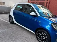 Usata Smart ForFour 71 CV (52 kW) 2016 Bluazzurro Utilitaria