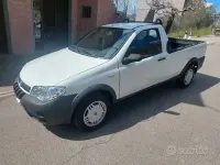 Usata Fiat Strada 85 CV (62 kW) 2007 Bianco Pick-up