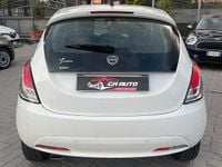 Usata Lancia Ypsilon Platinum 69 CV (50 kW) 2015 Bianco Utilitaria