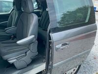 Usata Chrysler Voyager 150 CV (110 kW) 2004 Grigio Monovolume