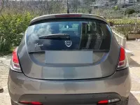 Usata Lancia Ypsilon Gold 69 CV (50 kW) 2015 Grigio Utilitaria