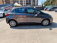 Usata Toyota Yaris Lounge 69 CV (50 kW) 2014 Grigio Utilitaria