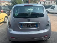 Usata Lancia Ypsilon 60 CV (44 kW) 2010 Viola Utilitaria