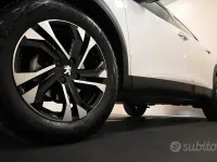 Usata Peugeot 2008 Active 101 CV (74 kW) 2023 Bianco SUV