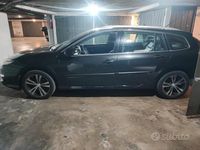 Usata Renault Laguna III 150 CV (110 kW) 2011 Nero Station wagon