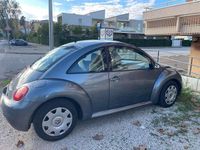 Usado VW New Beetle 102 CV (75 kW) 2005 Gris Utilitario