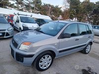 Usata Ford Fusion 80 CV (58 kW) 2011 Grigio Berlina