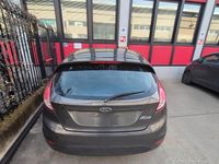 Usata Ford Fiesta 75 CV (55 kW) 2016 Grigio Berlina