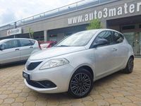 Usata Lancia Ypsilon Gold 69 CV (50 kW) 2018 Argento Utilitaria