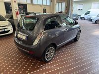 Usata Lancia Ypsilon 69 CV (50 kW) 2011 Grigio Utilitaria
