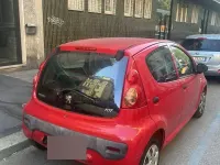 Usata Peugeot 107 68 CV (50 kW) 2011 Rosso Utilitaria