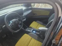 Usata Renault R5 Iconic 77 kW (106 CV) 2024 Nero Utilitaria