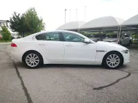 Usata Jaguar XE 179 CV (131 kW) 2017 Bianco Berlina