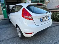 Usata Ford Fiesta 82 CV (60 kW) 2011 Bianco Berlina