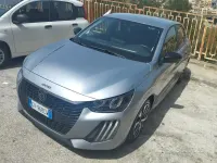 Usata Peugeot 208 101 CV (74 kW) 2024 Grigio Utilitaria