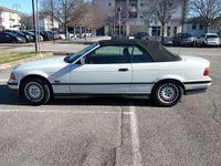 Usata BMW 320 Cabriolet Efficient Dynamics 150 CV (110 kW) 1995 Bianco Cabrio