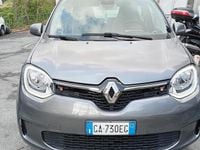 Usado Renault Twingo 90 HP (66 kW) 2019 Cinzento Citadino