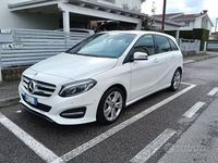 Usata Mercedes B180 AMG 109 CV (80 kW) 2018 Bianco Utilitaria