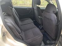 Usata Alfa Romeo 147 Distinctive 116 CV (85 kW) 2005 Oro Utilitaria