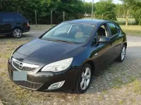 Usata Opel Astra 140 CV (102 kW) 2013 Nero Berlina