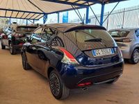 Usata Lancia Ypsilon Gold 69 CV (50 kW) 2021 Blu Utilitaria