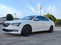 Usata Skoda Superb Executive 150 CV (110 kW) 2016 Bianco Berlina