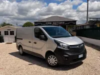 Usata Opel Vivaro Edition 120 CV (88 kW) 2017 Argento Monovolume