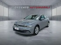 Usata VW Golf VIII Life 116 CV (85 kW) 2024 Grigio Utilitaria