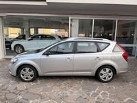 Usata Kia Ceed LX 90 CV (66 kW) 2010 Argento Utilitaria