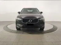 Usata Volvo XC60 Momentum 197 CV (144 kW) 2021 Colore: onyx black metallizzato SUV